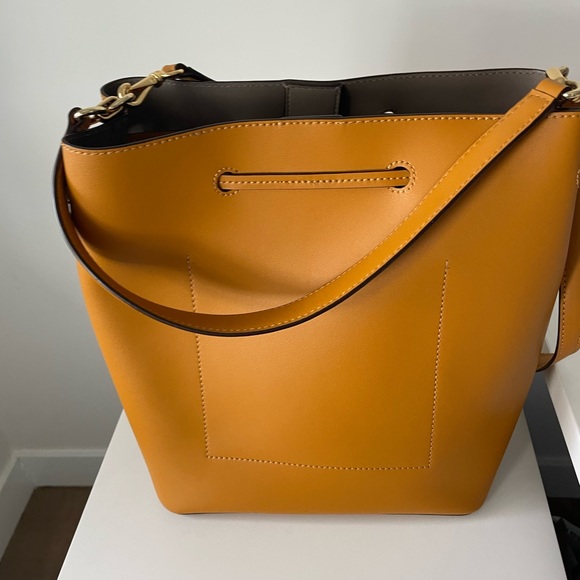 Ralph Lauren mustard color tote - Picture 4 of 5